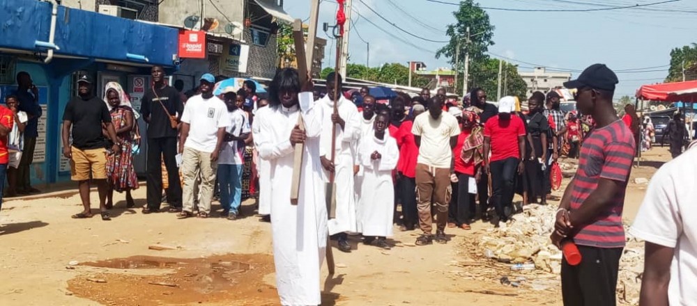 Côte d'Ivoire : Vendredi saint, ferveur et espérance au cœur du chemin de croix à Abidjan