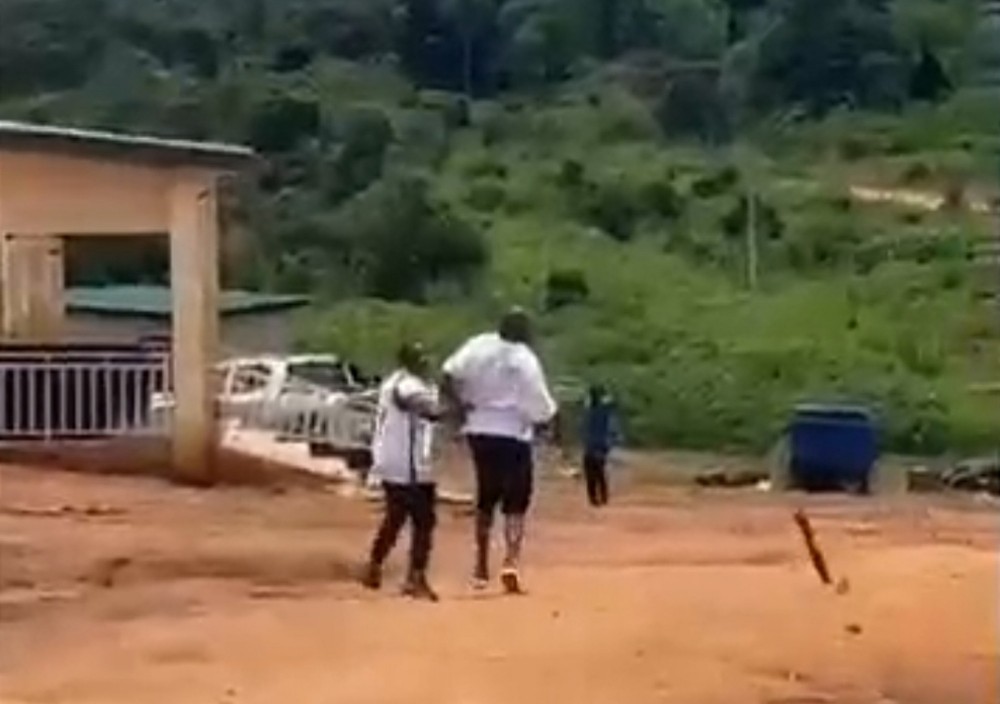 Côte d'Ivoire : Zouzousso (Biankouma) sous tension, le conseiller regional Koné Lama pris à partie par des jeunes après un tournoi de Maracana