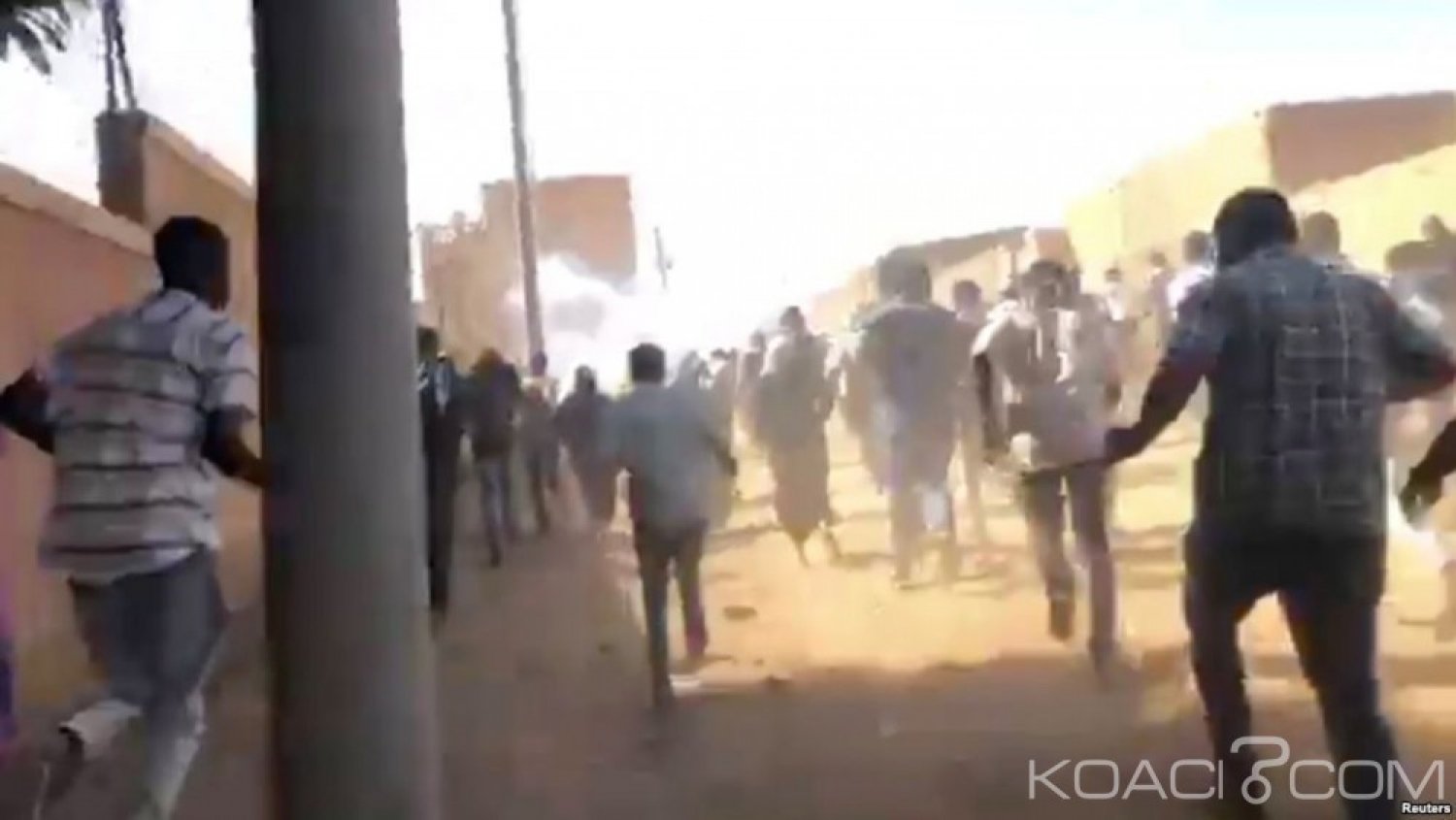 Soudan : Des manifestants anti-gouvernementaux dispersés à  coup de gaz lacrymogènes à  Khartoum