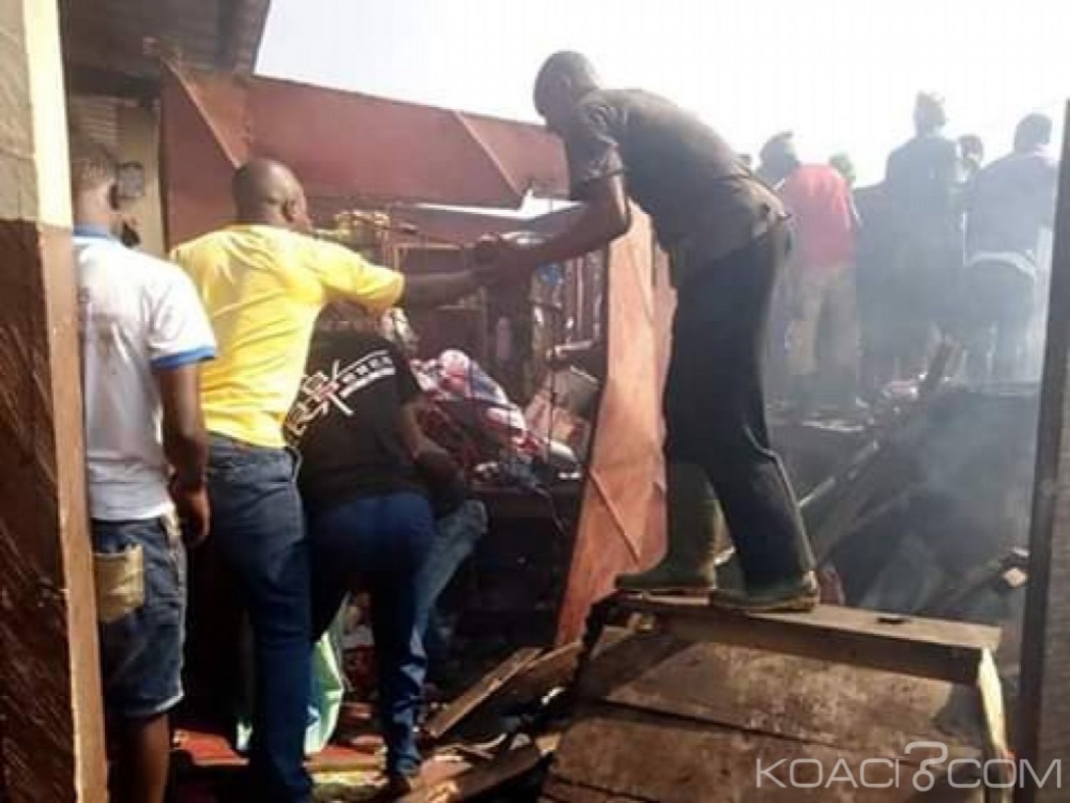 Côte d'Ivoire : Danané, pillage de boutiques après l'incendie du marché de Dioulabougou
