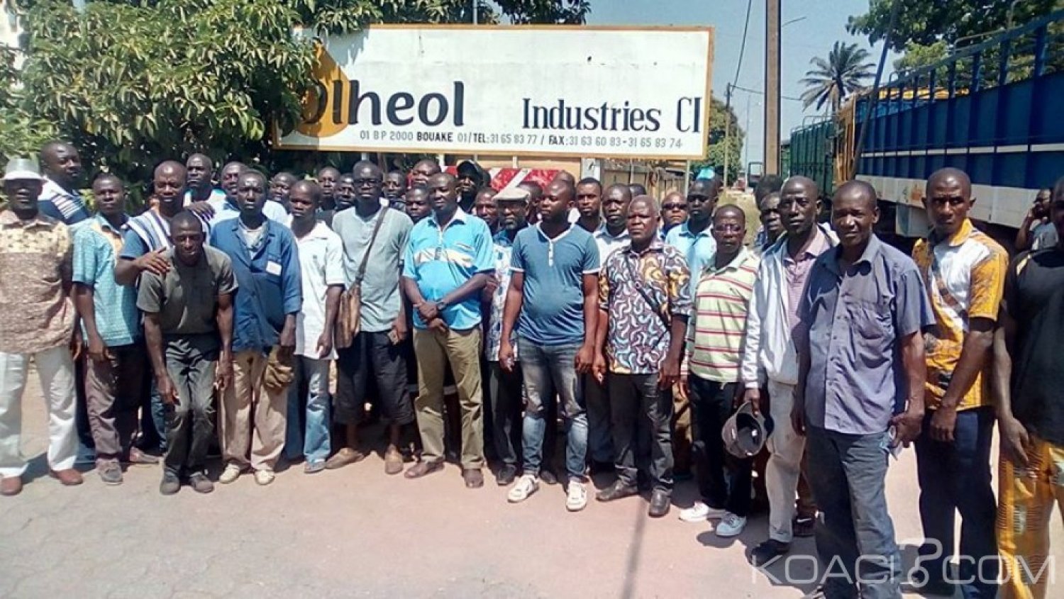 Côte d'Ivoire : Revendiquant leur arriéré de salaire,  les travailleurs de Olheol empêchent l'accès de l'usine au nouvel acquéreur