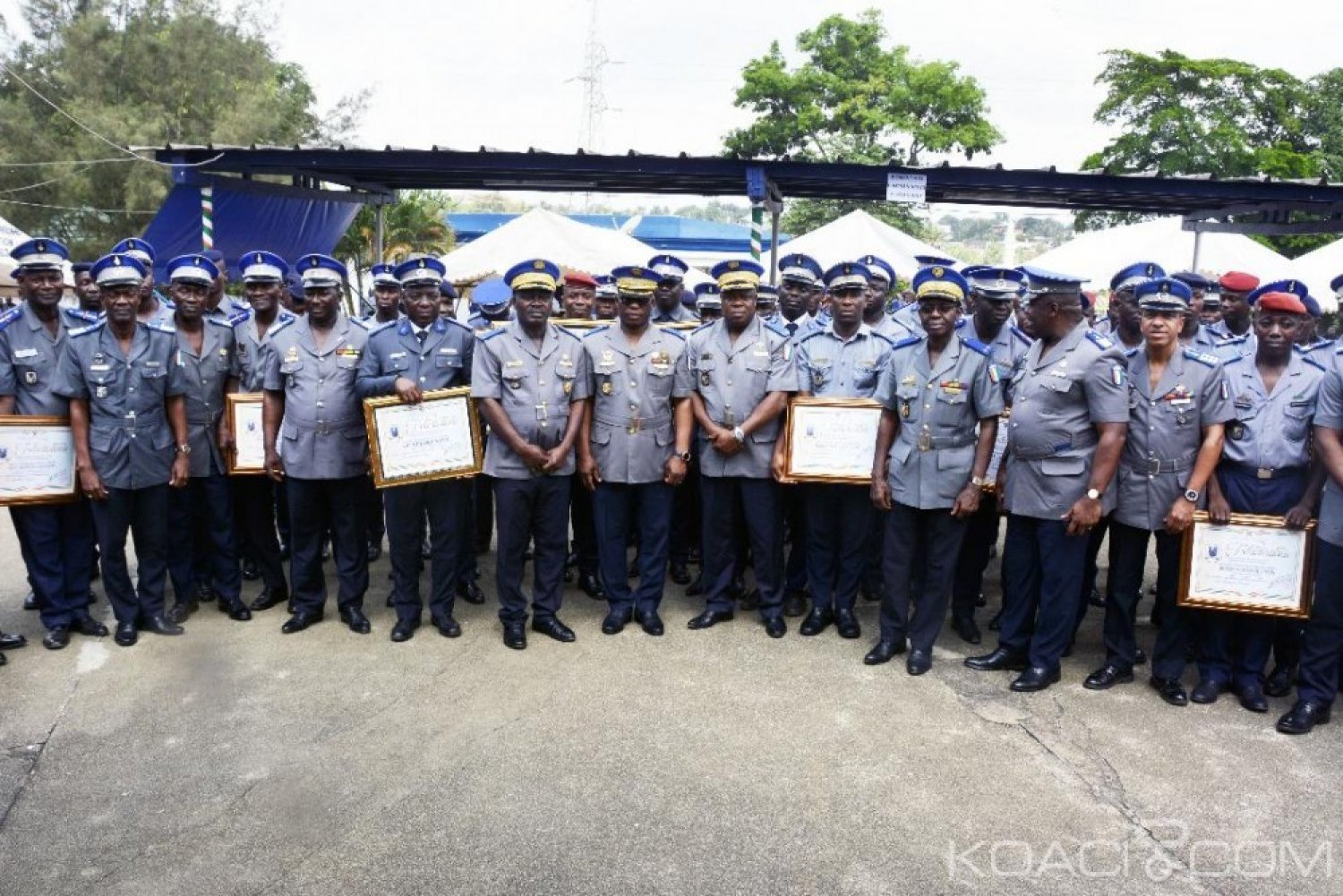 Côte d'Ivoire : Le  Général Apalo TOURE récompense les gendarmes qui ont une haute idée de leur fonction