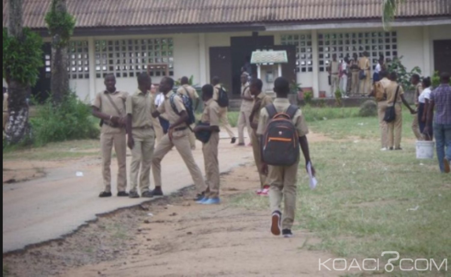 Côte d'Ivoire : Grève au secondaire, primaire à  l'université de Cocody, la coalition EDS pro-Gbagbo dénonce l'option prise par les autorités de tutelle