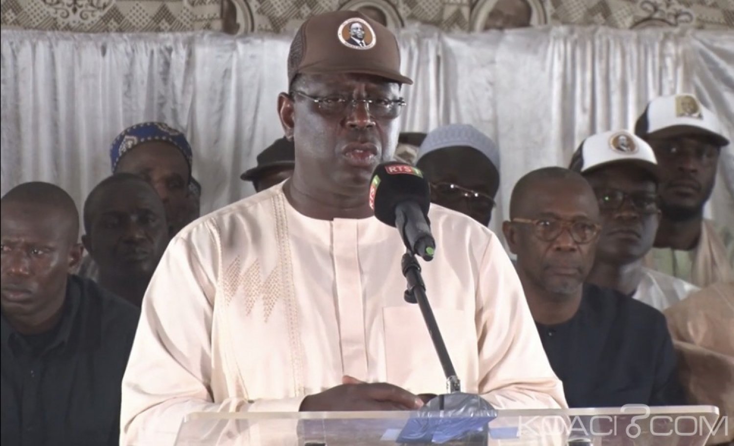 Sénégal :  Menaces de saboter le scrutin présidentiel, Macky Sall répond et avertit Me Wade