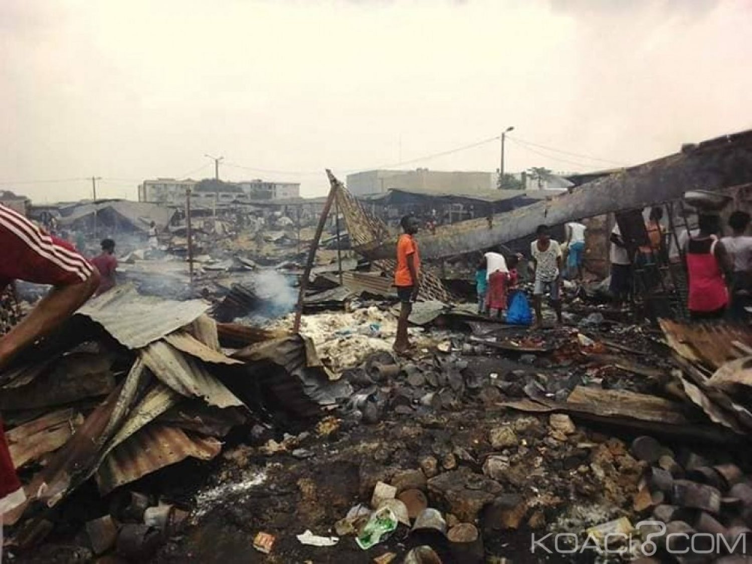 Côte d'Ivoire : Le marché Gouro de Yopougon ravagé par un incendie, des personnes dépouillées par des badauds