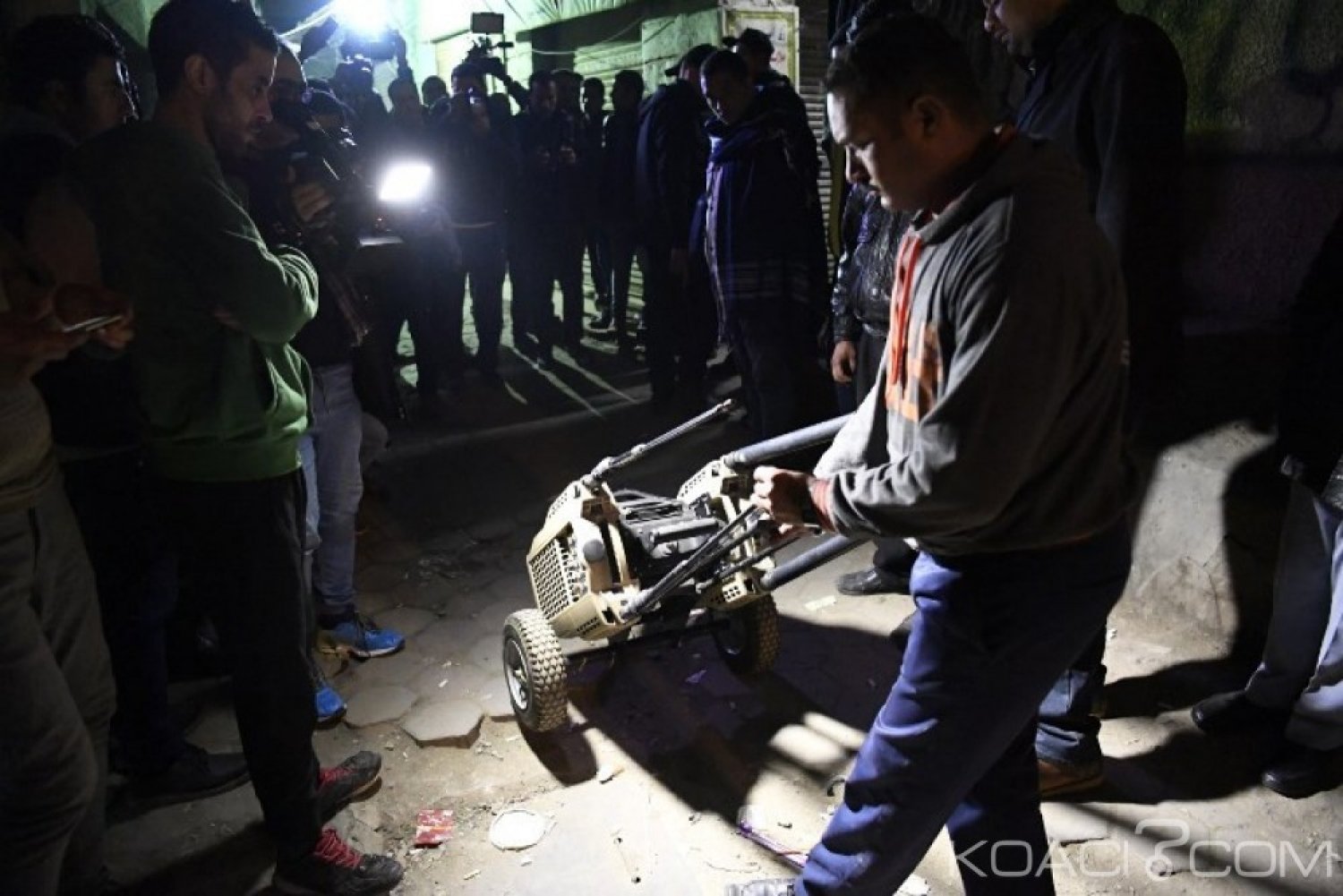 Egypte : Trois policiers tués au Caire alors qu 'ils pourchassaient un présumé « poseur de bombe »
