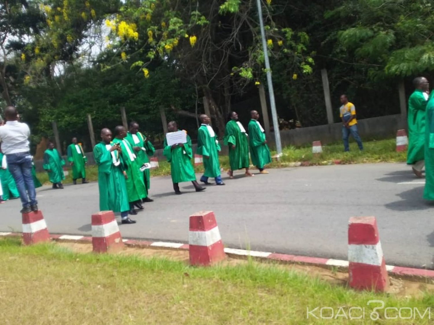 Côte d'Ivoire: Cocody, marche de protestation des enseignants, à  l'université FHB