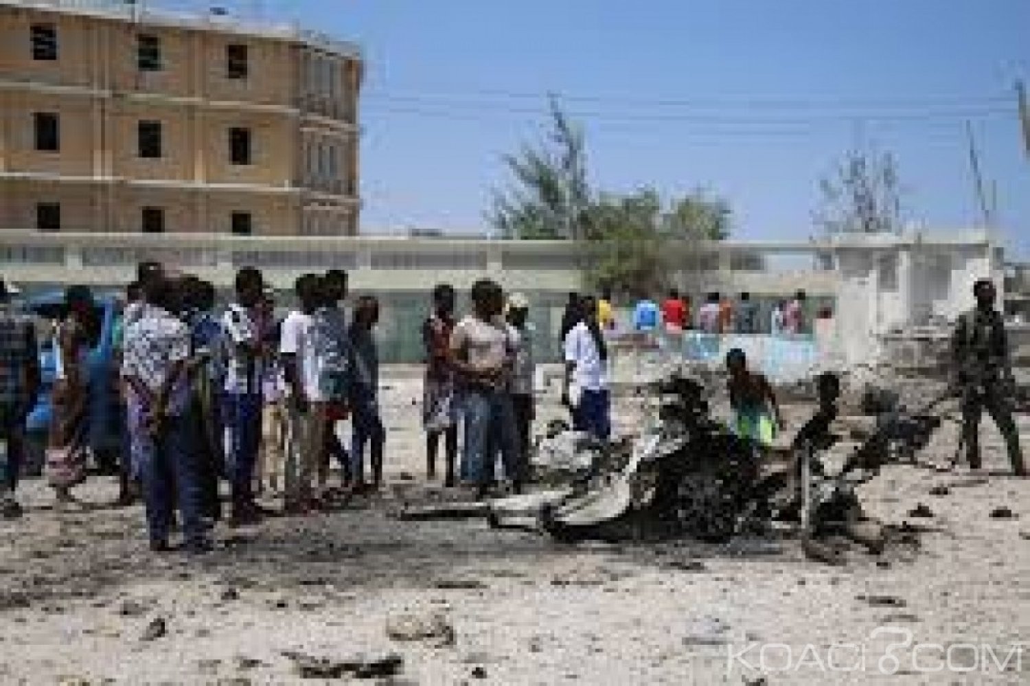 Somalie :  Double explosion près de deux ministères à  Mogadiscio , cinq morts dont un vice-ministre