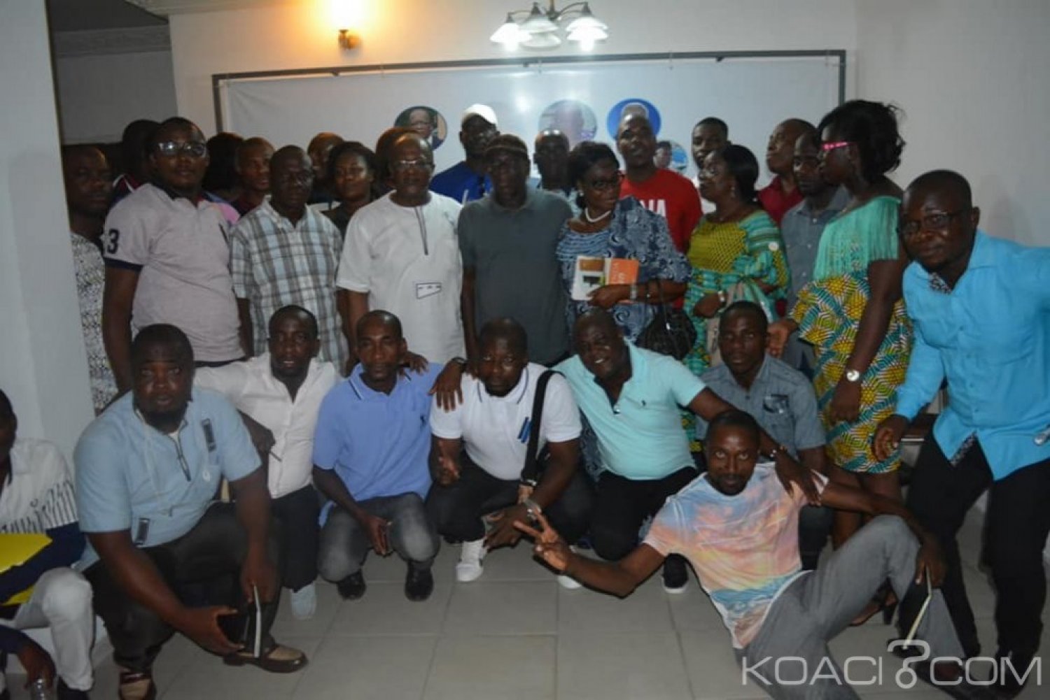Côte d'Ivoire : La jeunesse de la plateforme EDS présente son bureau au président Ouégnin