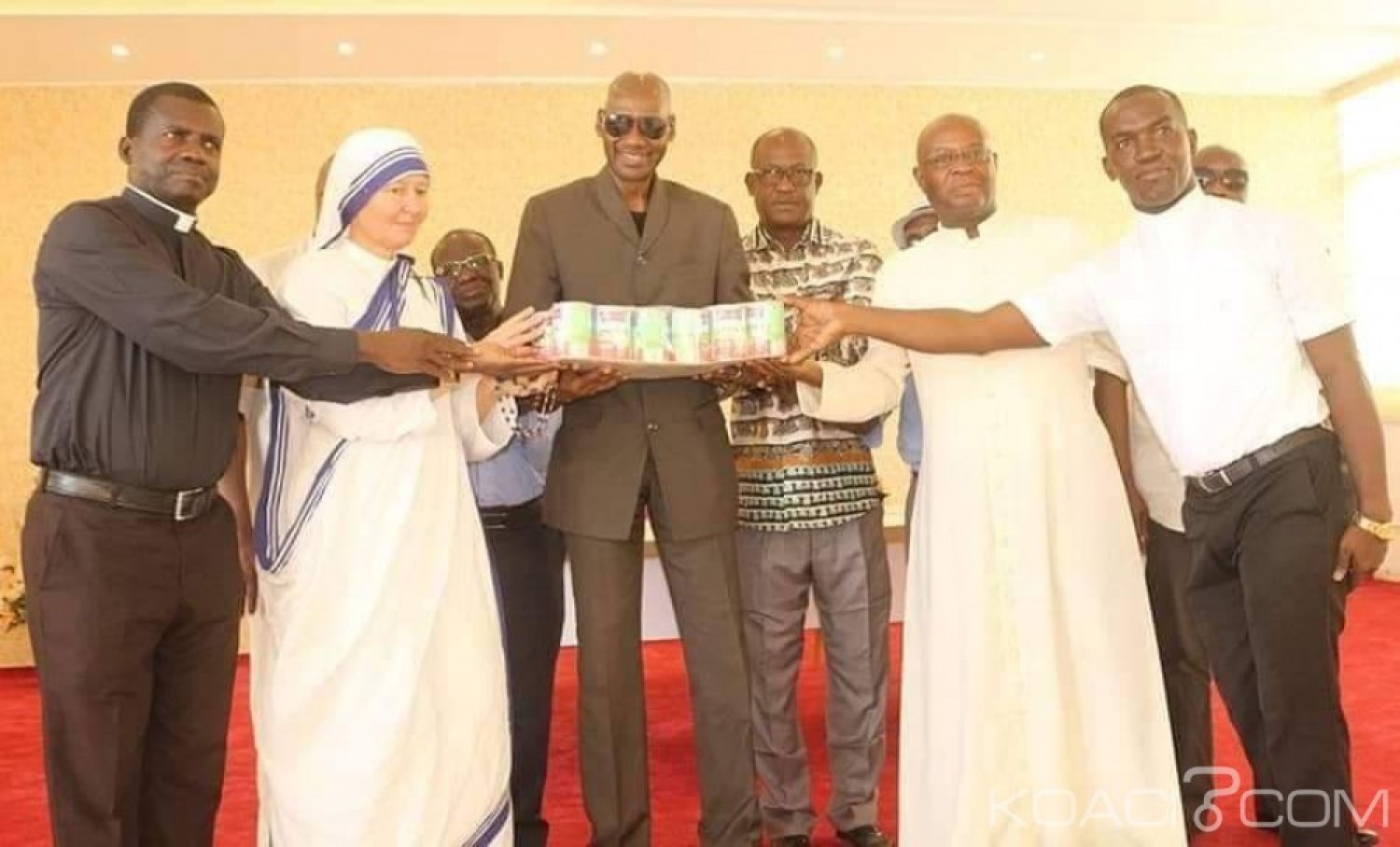 Côte d'Ivoire : Koumassi, Bacongo fait don de 7 millions de FCFA de kits alimentaires aux chrétiens de sa commune en cette période de carême