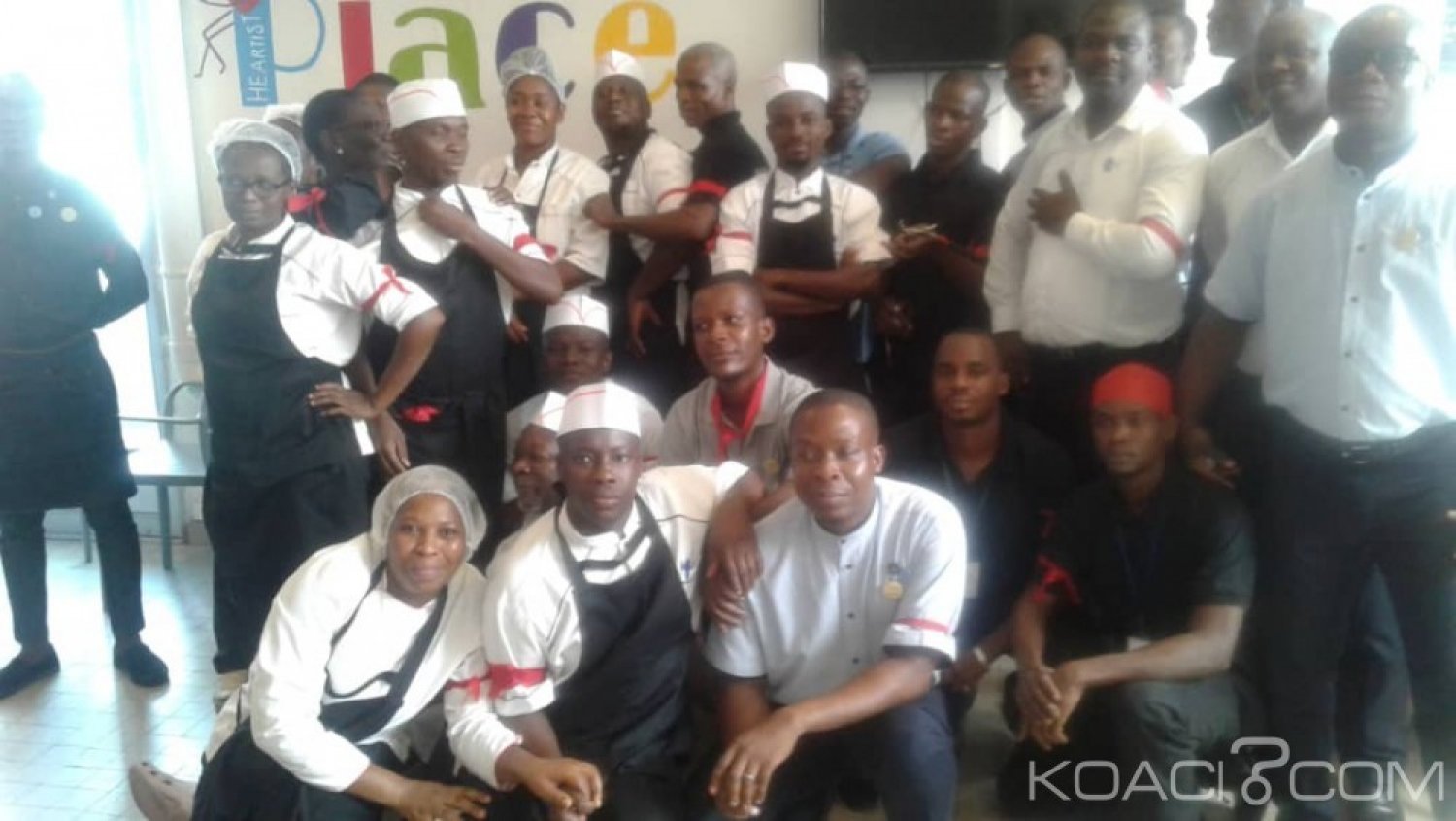 Côte d'Ivoire : Hôtel Novotel, mécontentement contre la direction, les employés en mode bandeaux rouges pour travailler
