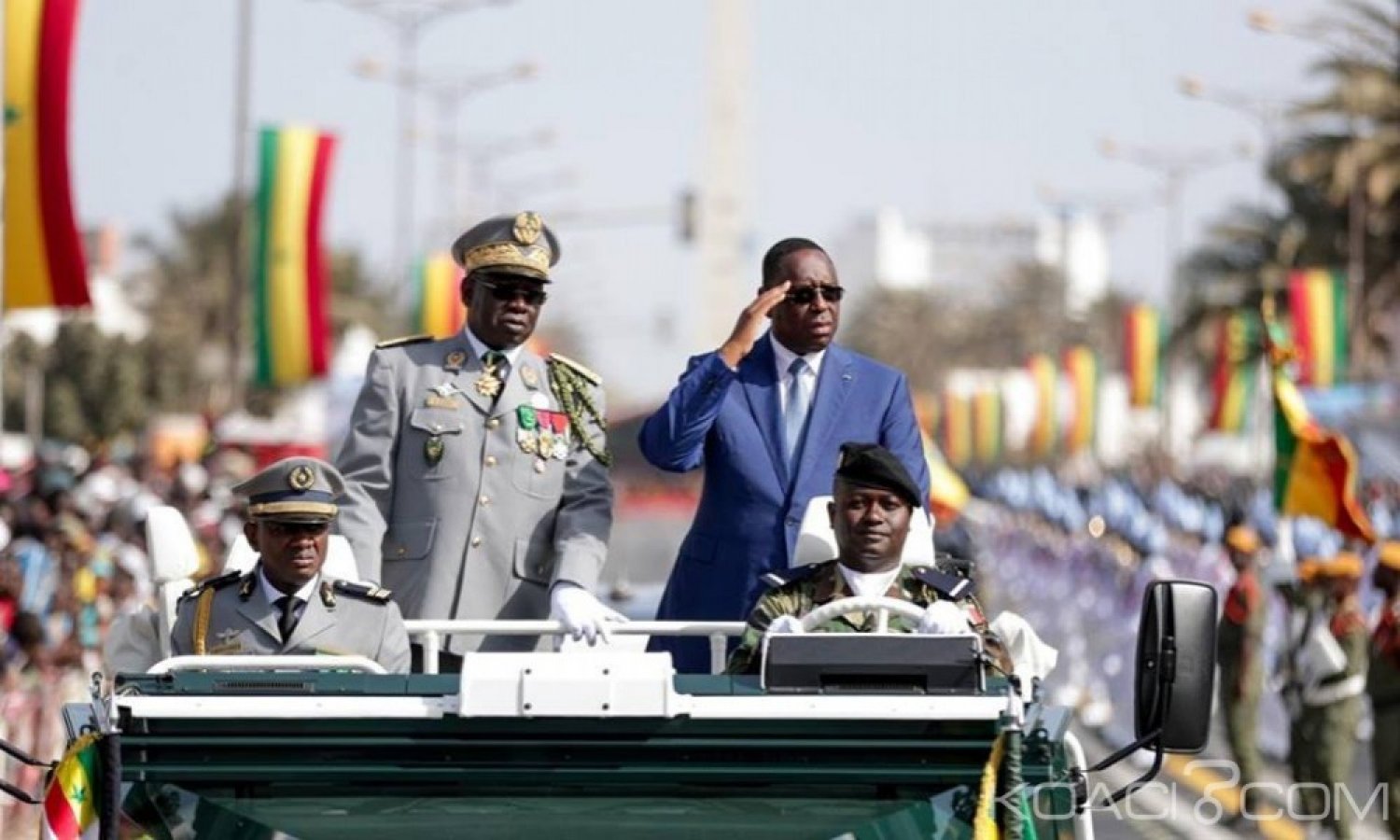 SénégalÂ : Fête de l'indépendance, 7 aéronefs, 345 véhicules, 124 motos et 31 chevaux… Sall exhibe la force de frappe de son pays