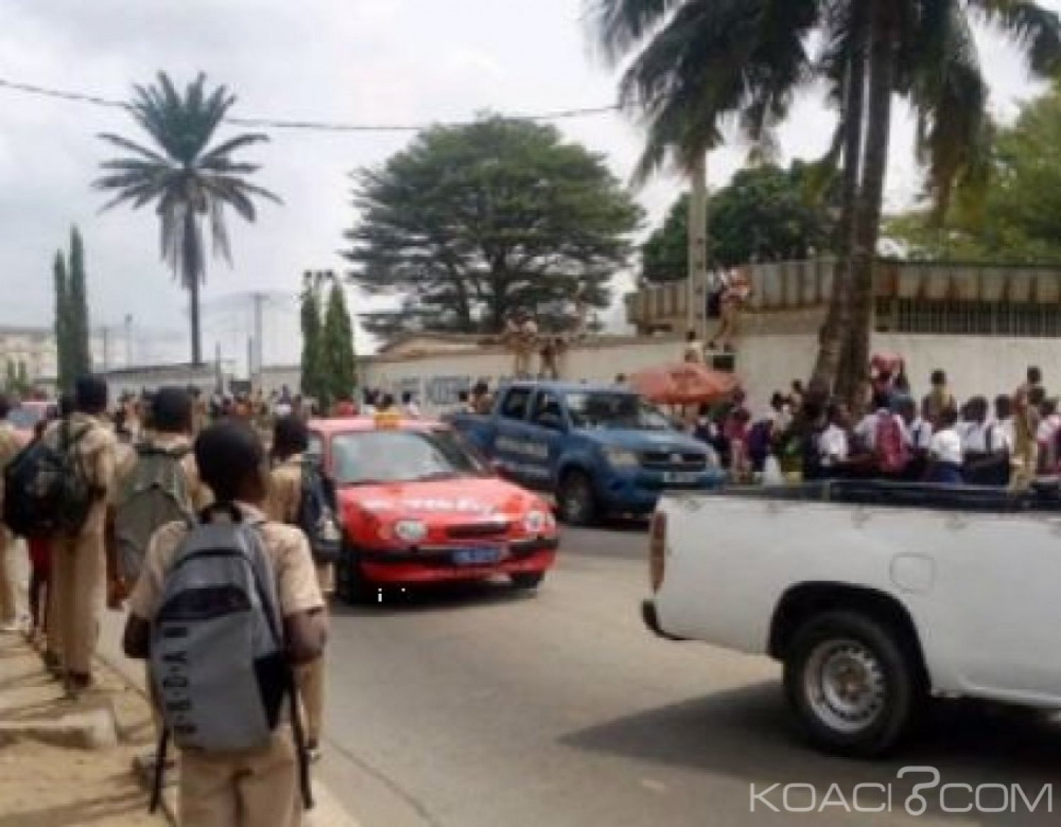 Côte d'Ivoire : Une rixe entre élèves perturbe les épreuves physiques du BEPC  au lycée moderne de Cocody, 17 blessés dont 6 graves