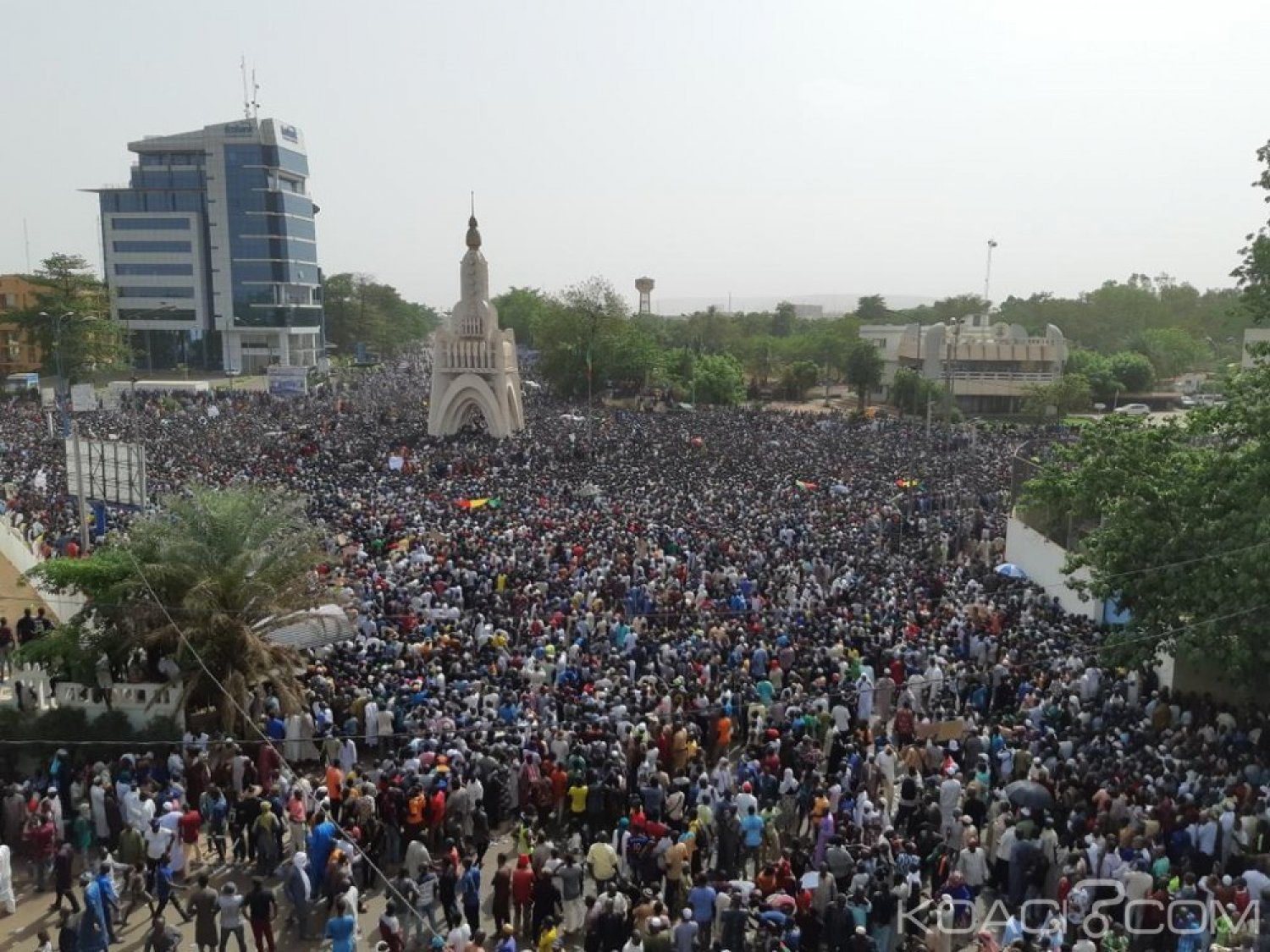 Mali : Massacre de Ogossagou, 15 000 maliens manifestent à  Bamako et exigent la démission du gouvernement