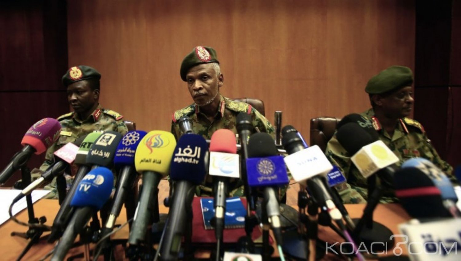 Soudan : L'armée ne compte pas livrer Omar El Béchir à  la CPI et promet un « gouvernement civil »
