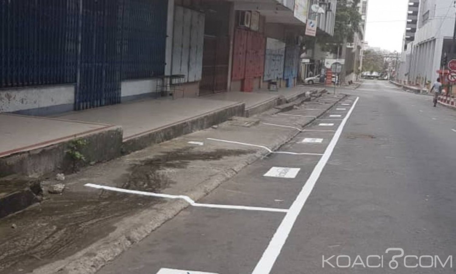 Côte d'Ivoire : Plateau, plutôt que de construire des parkings, on privatise l'espace public