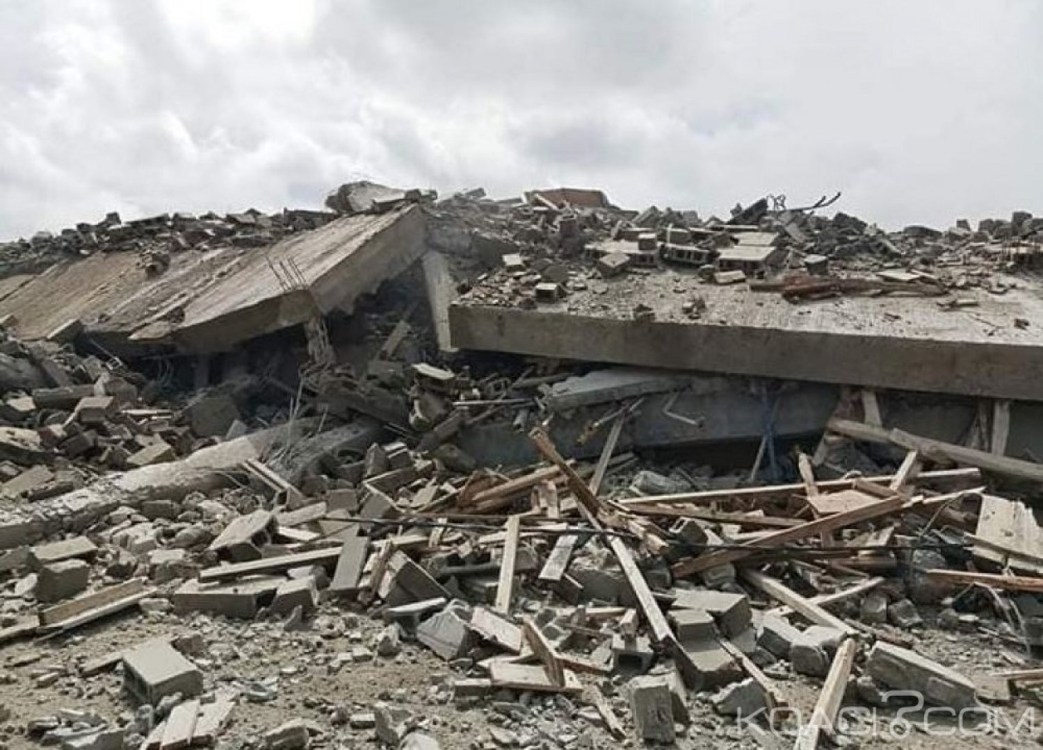 Côte d'Ivoire : L'immeuble en construction à  Angré s'est  totalement effondré, aucune  victime déplorée