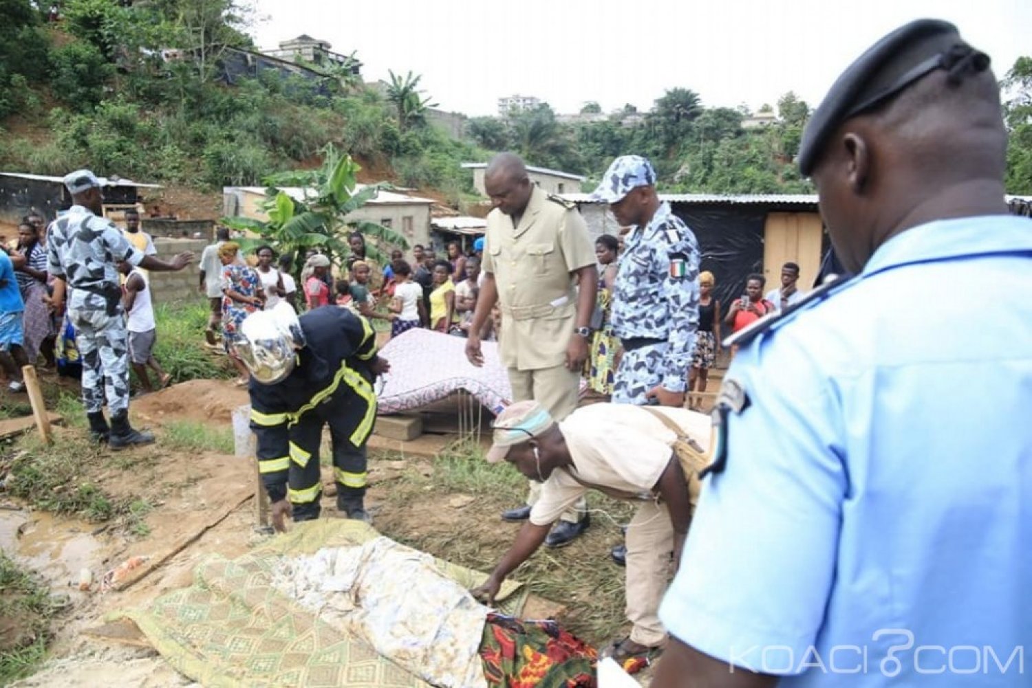 Côte d'Ivoire : Drame à  Yopougon, les autorités sur les lieux pour encourager pompiers, forces de Police et apporter réconfort aux familles