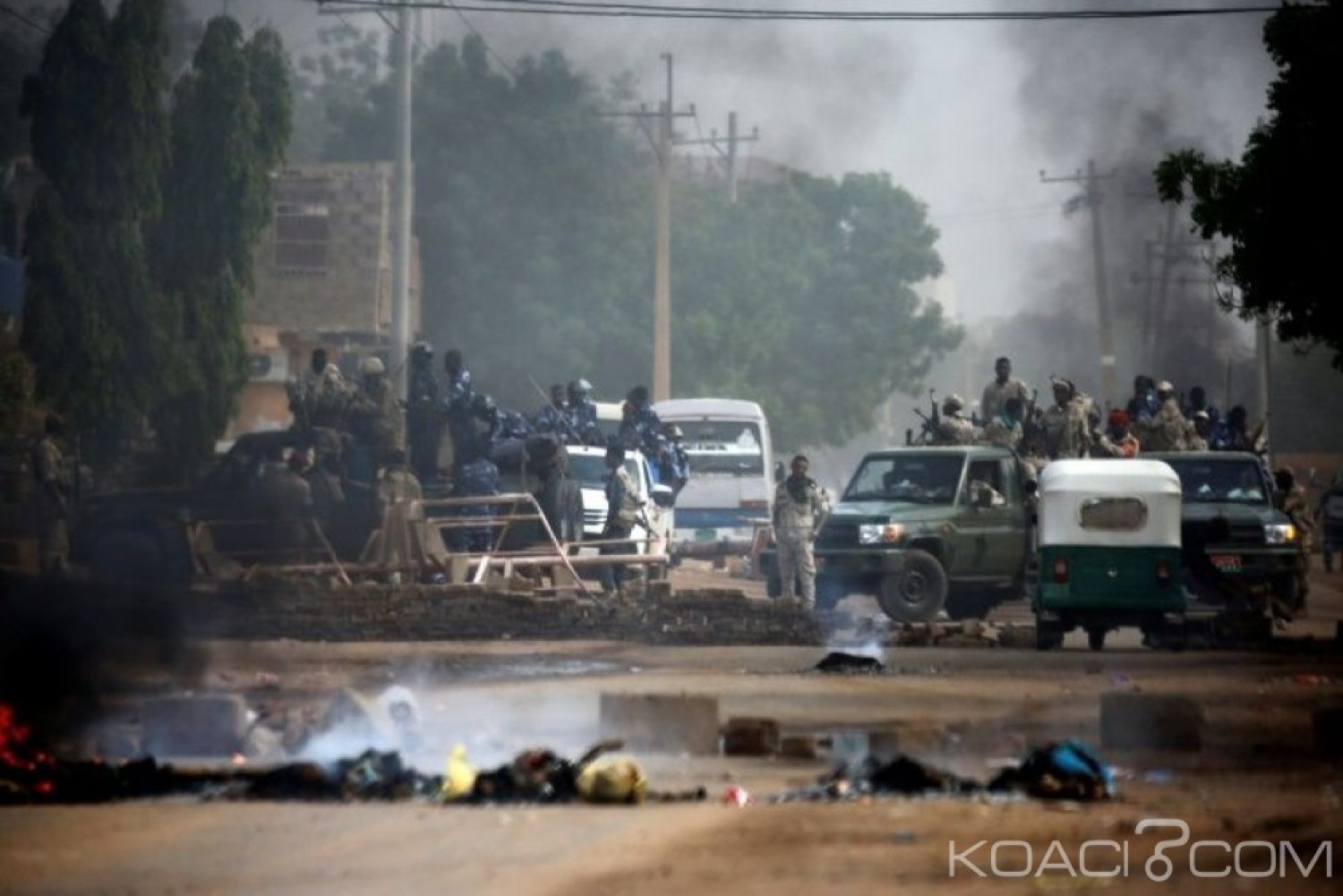 Soudan: Un sit-in violemment dispersé par l'armée à  Khartoum, 9 morts au moins selon le comité des medecins