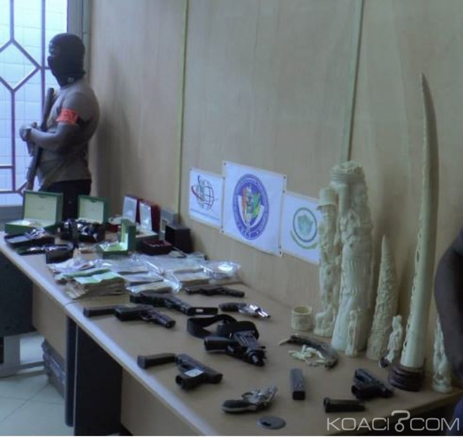 Côte d'Ivoire : Réseau international de trafiquants 06 Italiens, 01 Franco-turque et 03 Ivoiriens interpellés en possession de drogue, armes, véhicules et montres