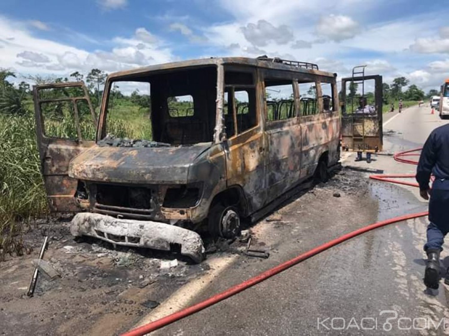 Côte d'Ivoire: Incendie d'un mini car, 03 morts et 20 blessés