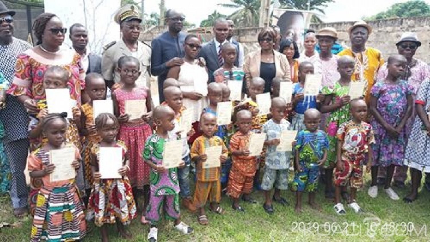 Côte d'Ivoire : Lutte contre l'apatridie à  Daloa, 20 enfants trouvés et abandonnés d'un orphelinat obtiennent leur certificat de nationalité grà¢ce au HCR et à  l'AFJCI