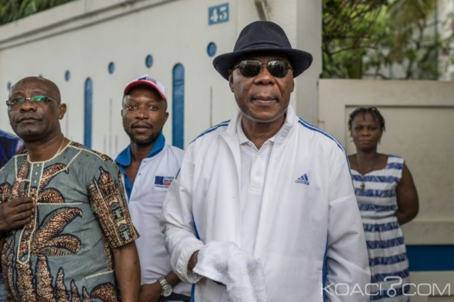 Bénin: Assiégé pendant plus d'un mois, Boni Yayi quitte le pays pour le Togo