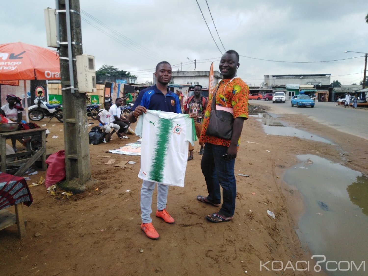 Côte d'Ivoire: À quelques heures du match contre le Maroc, les ventes de maillots et accessoires se multiplient