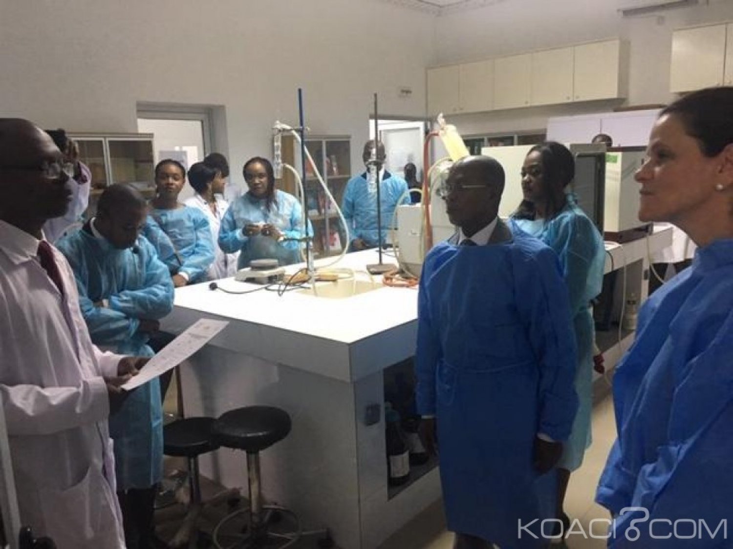 Côte d'Ivoire : Un laboratoire National de la Santé Publique pour  faire face aux défis des produits pharmaceutiques contrefaits