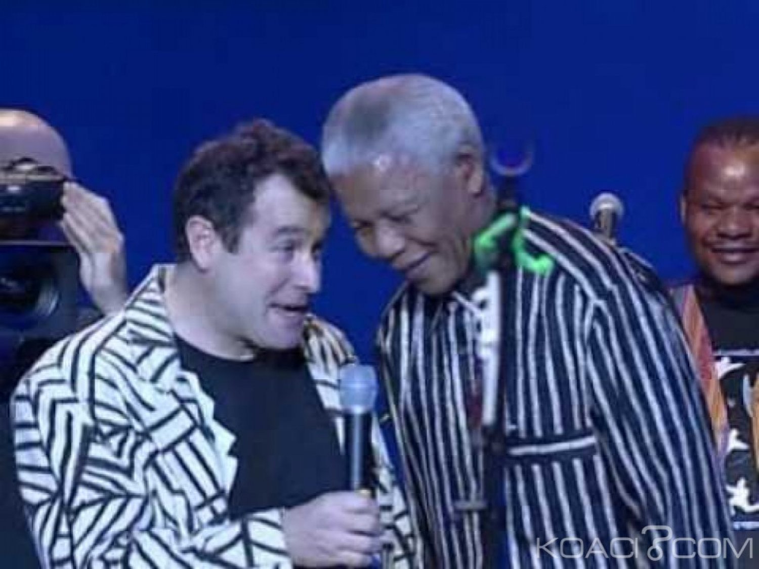 Afrique du Sud :  Johnny Clegg, interprète d'« Asimbonanga » meurt d'un cancer à  l'à¢ge de 66 ans