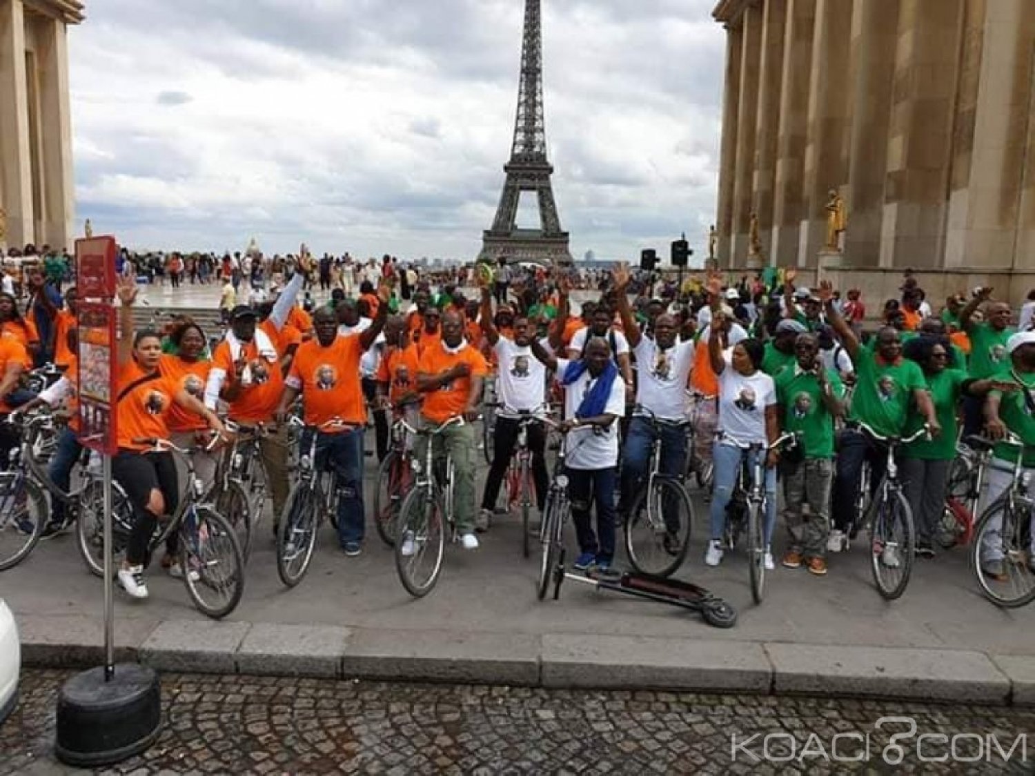 Côte d'Ivoire: A Paris, à  vélo, plusieurs partisans de Gbagbo manifestent pour réclamer son retour au pays