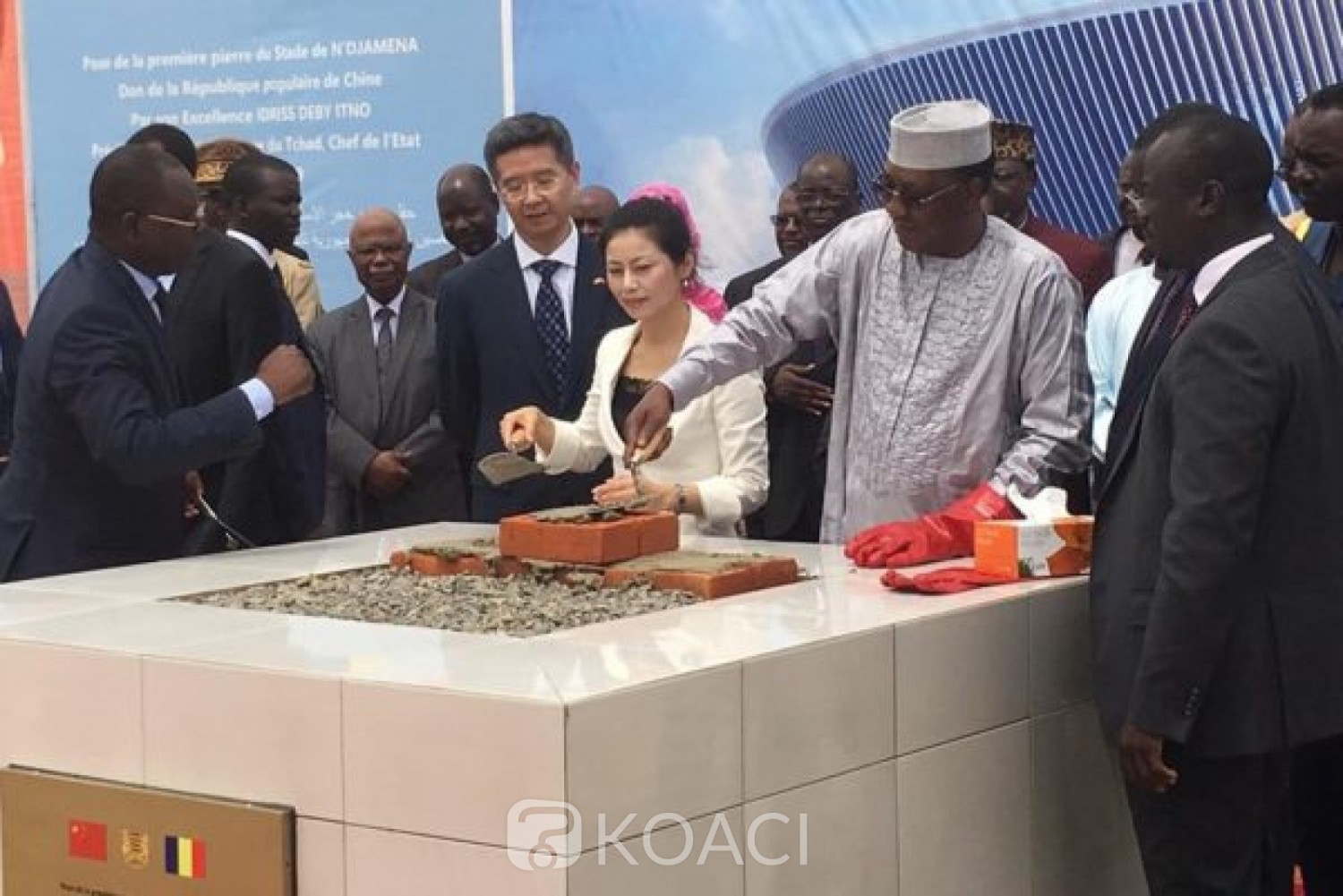 Tchad:     Idriss Déby pose la première pierre d'un nouveau stade de 30.000 places