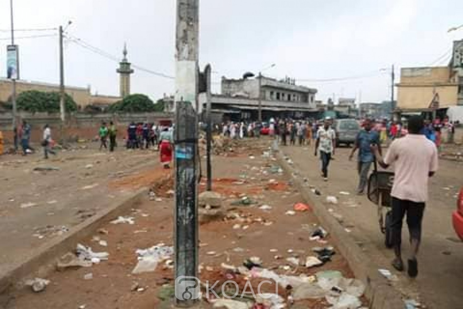 Côte d'Ivoire :   Adjamé, le maire prend un arrêté municipal pour ouvrir le site propre de la SOTRA du Boulevard Nangui Abrogoua à tous les automobilistes