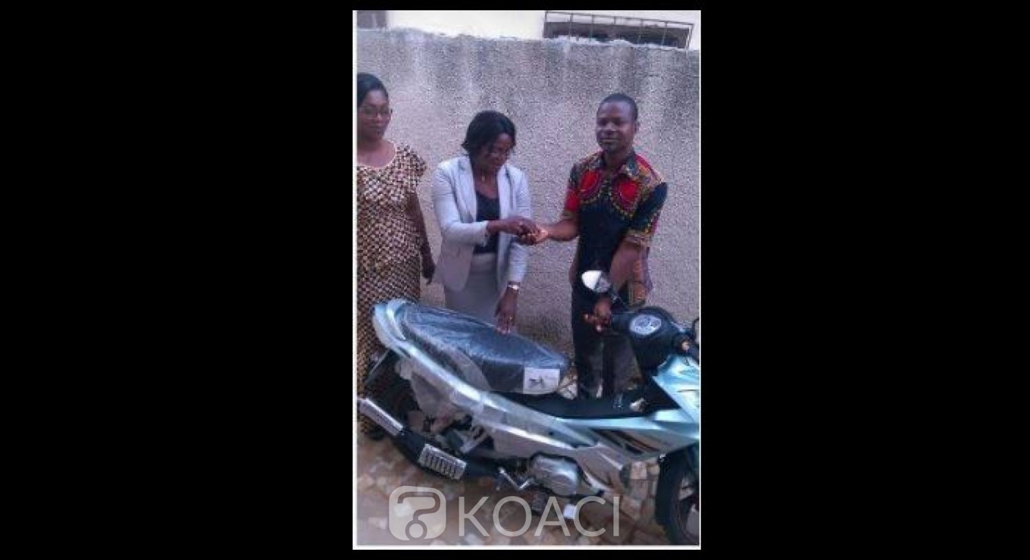 Côte d'Ivoire: Un motocycliste  percuté violemment par un  cortège de Kandia Camara à Gagnoa  reçoit une nouvelle moto