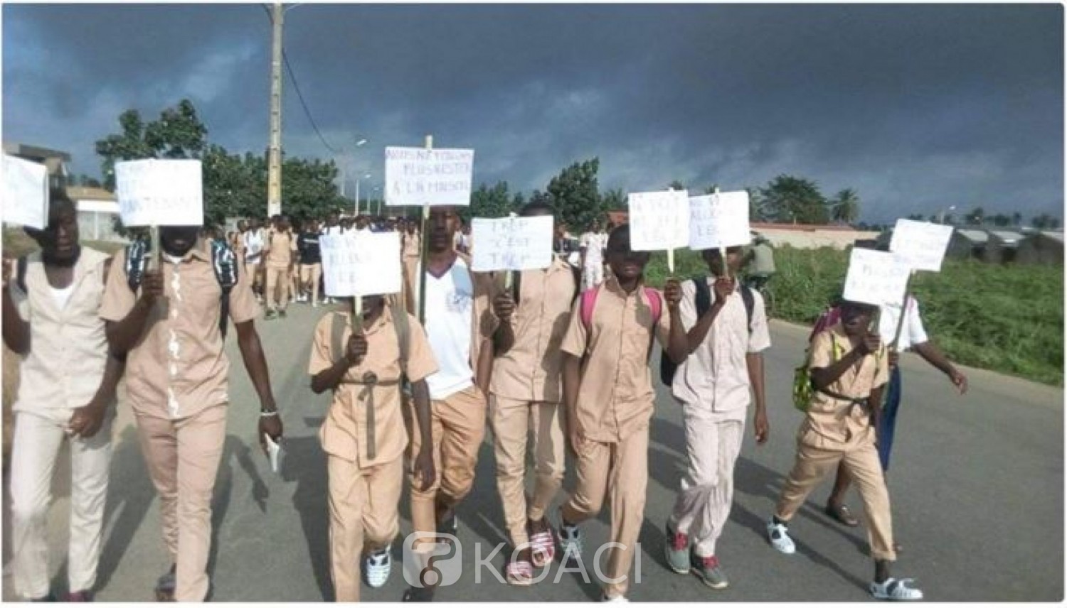 Côte d'Ivoire: A Adiaké, les élèves dans les rues, réclament la reprise des cours