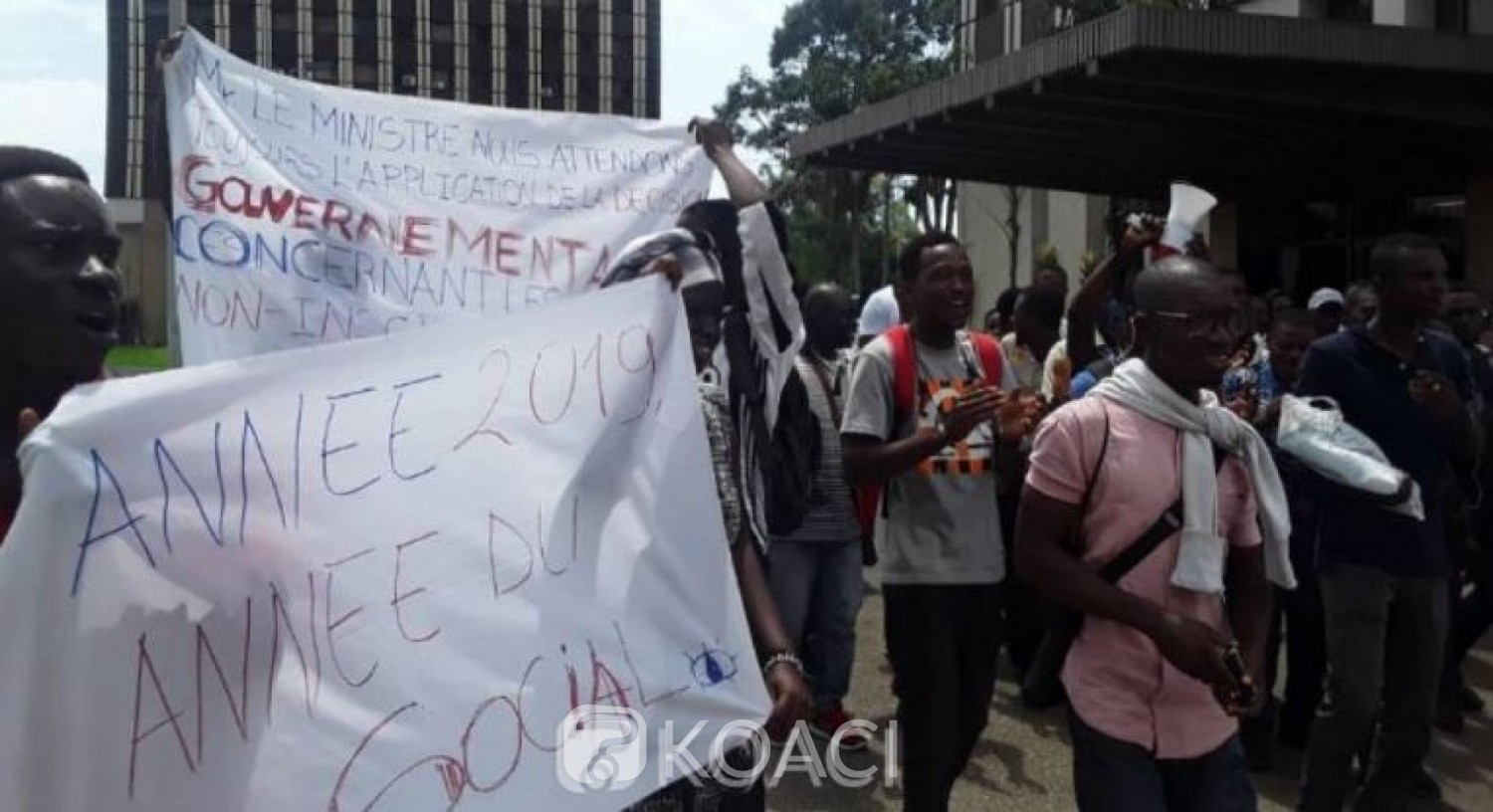 Côte d'Ivoire: Manifestation au Plateau des étudiants non-inscrits à l'université de Cocody, ils interpellent Mabri