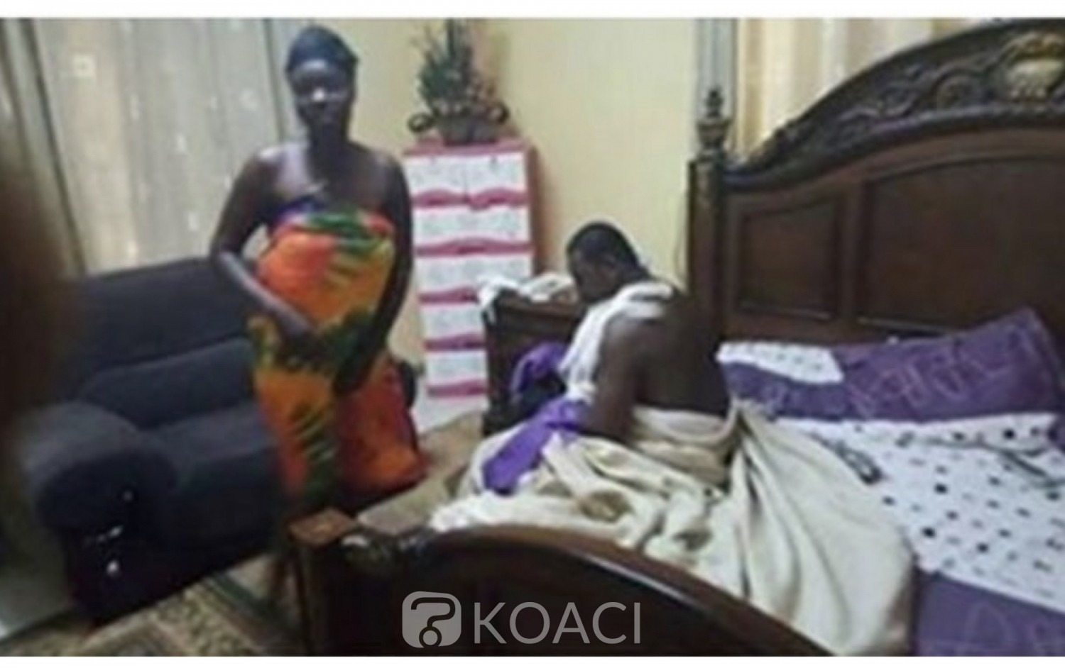 Sénégal:  Le vendeur de café surprend un vigile sur sa femme dans le lit conjugal et lui assène des coups de gourdin
