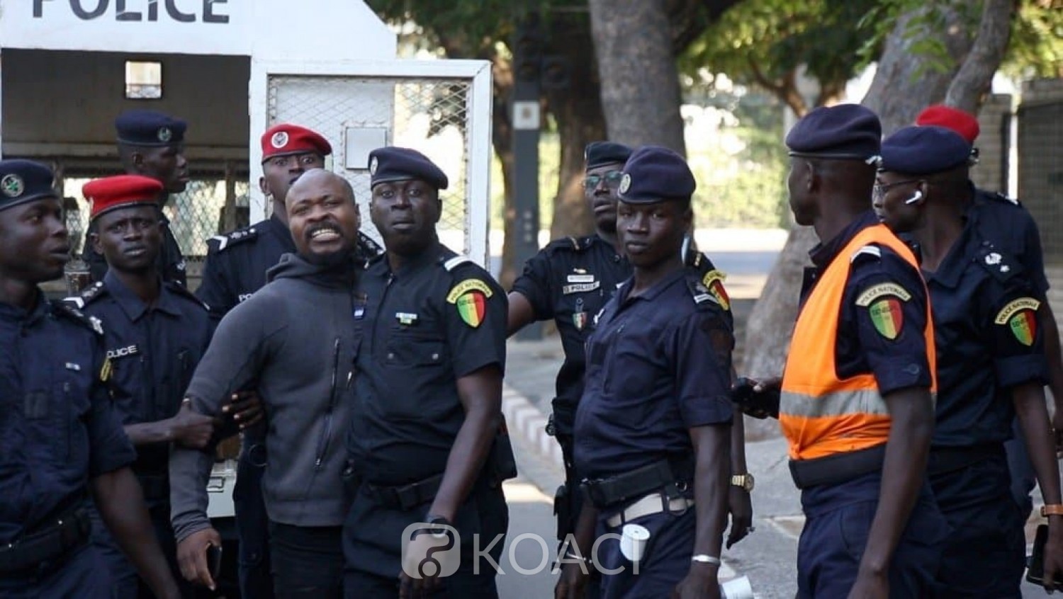 Sénégal: Manifestation devant les grilles du palais, Guy Marius Sagna et Cie envoyés en prison… la maison de Sall bunkerisée