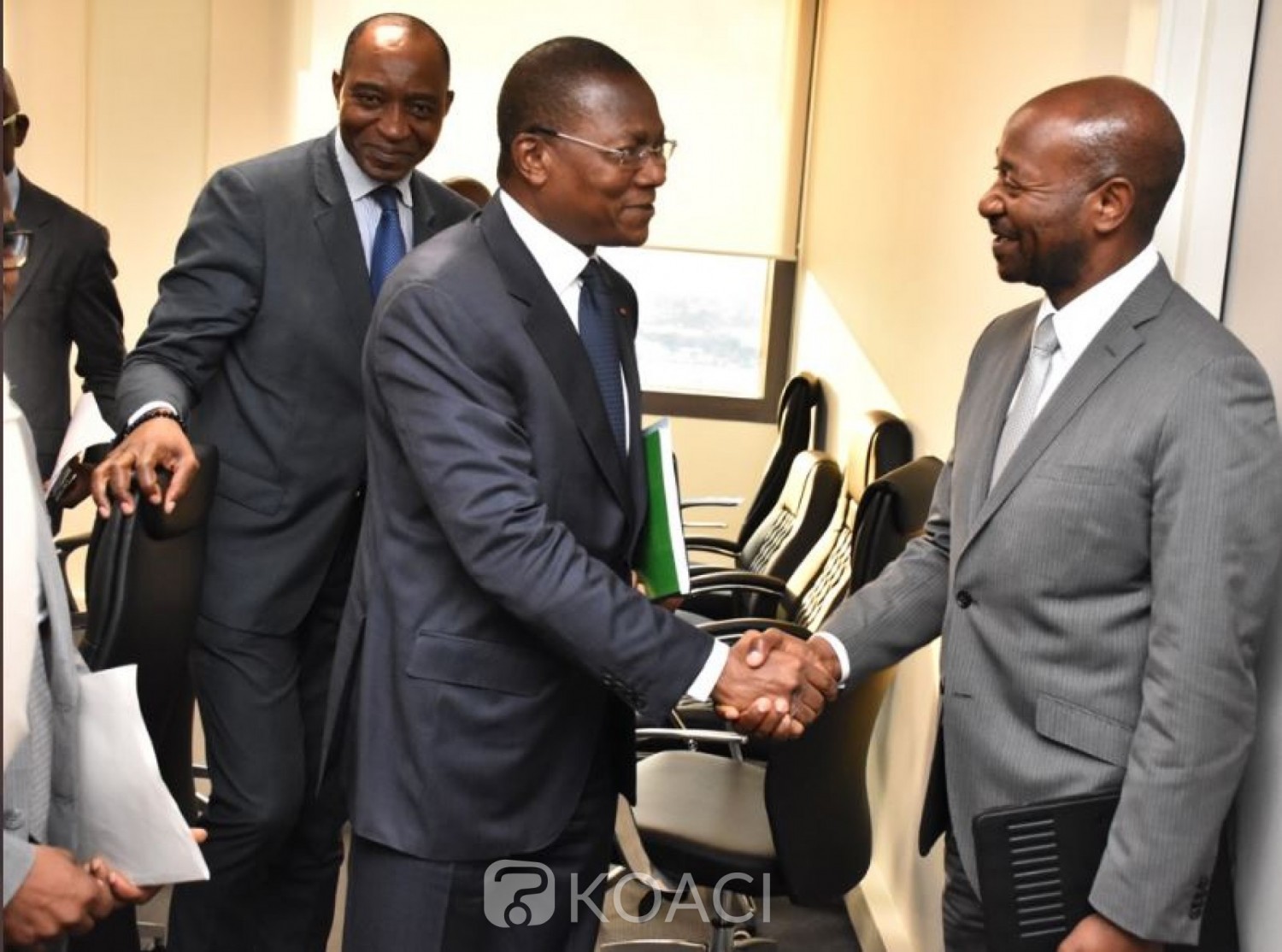 Côte d'Ivoire: Le Ministre de la Construction et la BAD discutent du Contrat de bail pour l'occupation de la Tour B