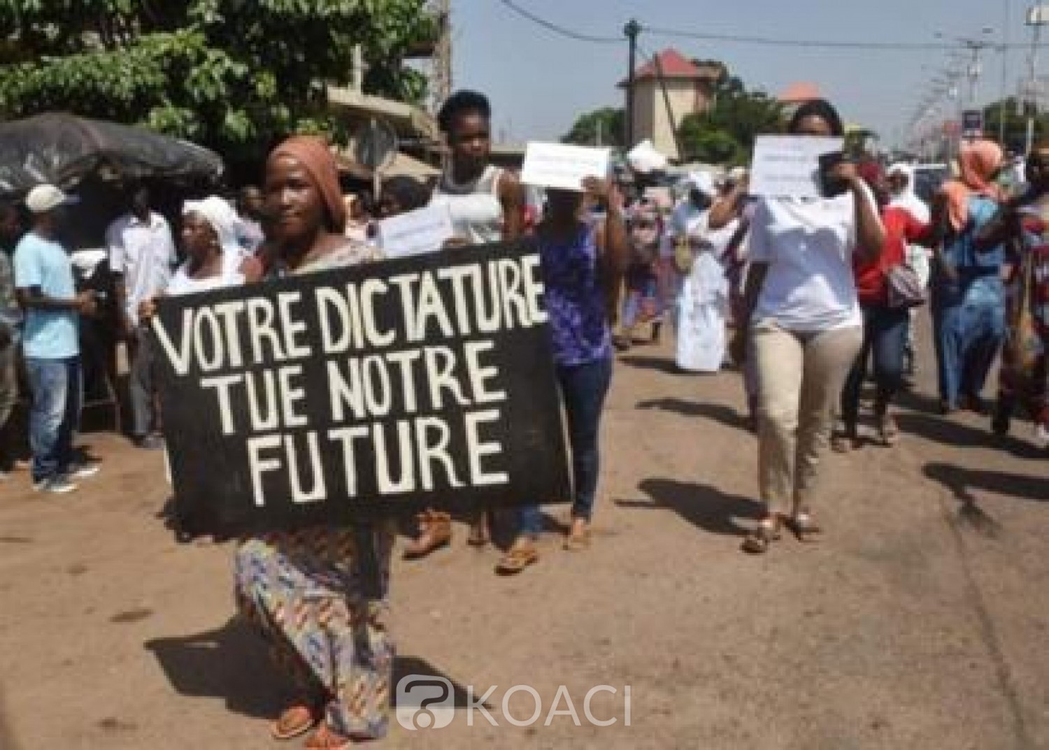 Guinée: Nouvelle Constitution, l'opposition parle d'un « coup d'Etat » constitutionnel
