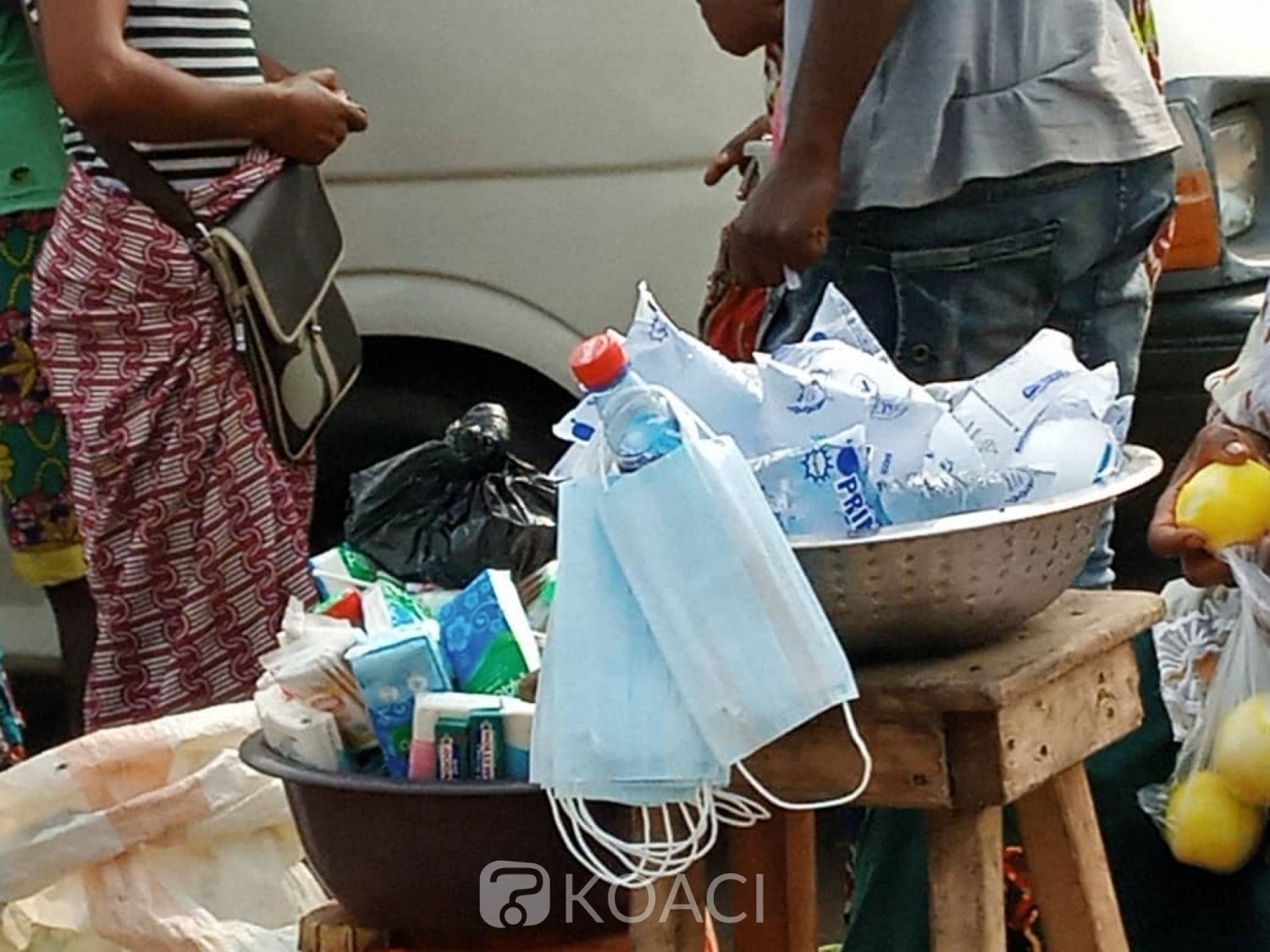 Côte d'Ivoire:  Abidjan couvert par l'harmattan, le «cahe-nez » vendu dans des conditions hygiéniques déplorables à tous coins de rues