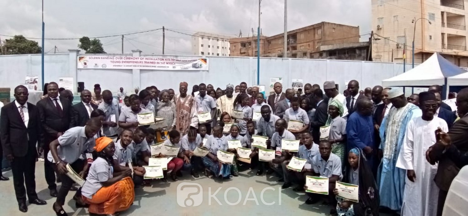 Cameroun:  Promotion économique de la jeunesse, des kits pour incubateurs d'entreprises remis aux jeunes