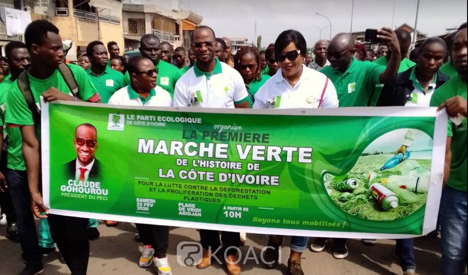 Côte d'Ivoire : Marche verte à Port-Bouët, les écologistes débarrassent les plages des déchets et interpellent sur la nécessité de lutter contre la pollution maritime