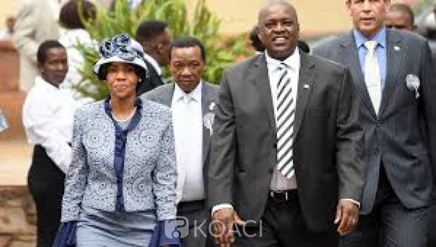 Botswana : Testé négatif au Covid-19, le Président Mokgweetsi Masisi sort de sa  quarantaine