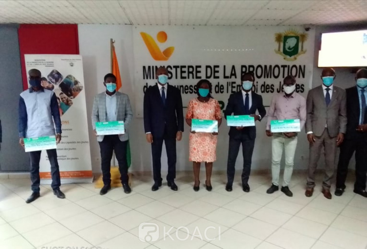 Côte d'Ivoire : Financement de projets de lutte contre le Coronavirus: 6 jeunes entrepreneurs reçoivent des chèques de plus de 42 millions FCFA