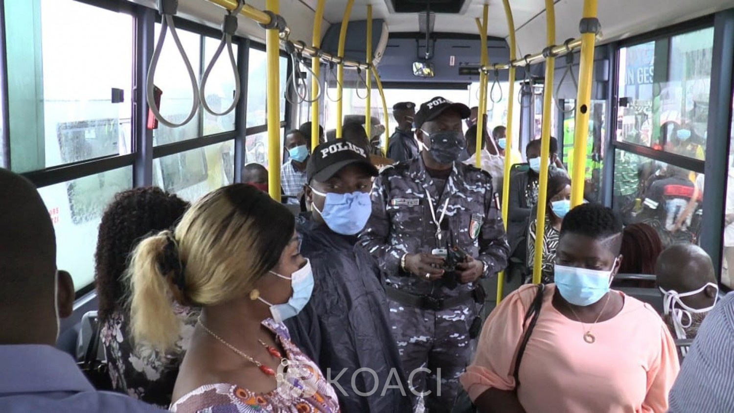 Côte d'Ivoire : COVID-19, la SOTRA annonce  des contrôles inopinés dans ses bus et menace de descendre les passagers qui ne porteront pas de masque