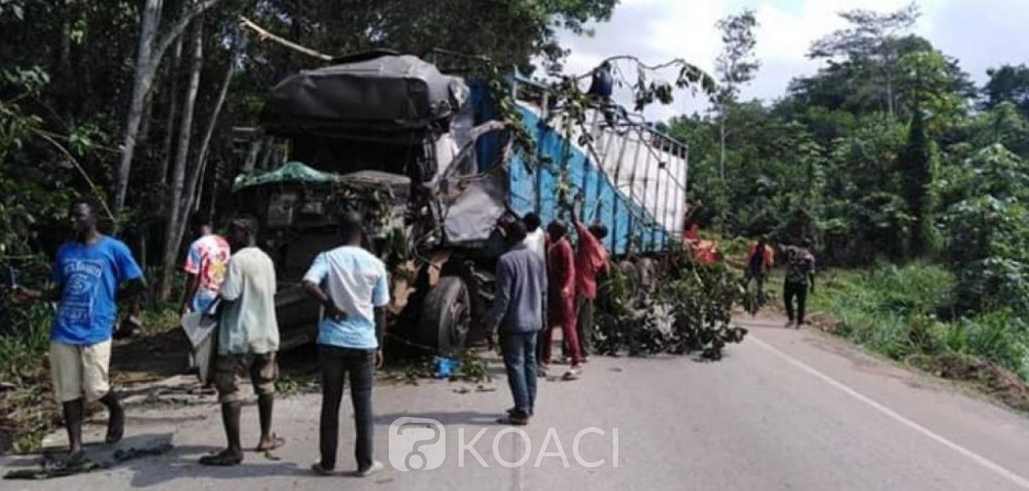 Côte d'Ivoire : Collision entre deux gros camions sur l'axe Abidjan-Adzopé, les conducteurs dans un état critique
