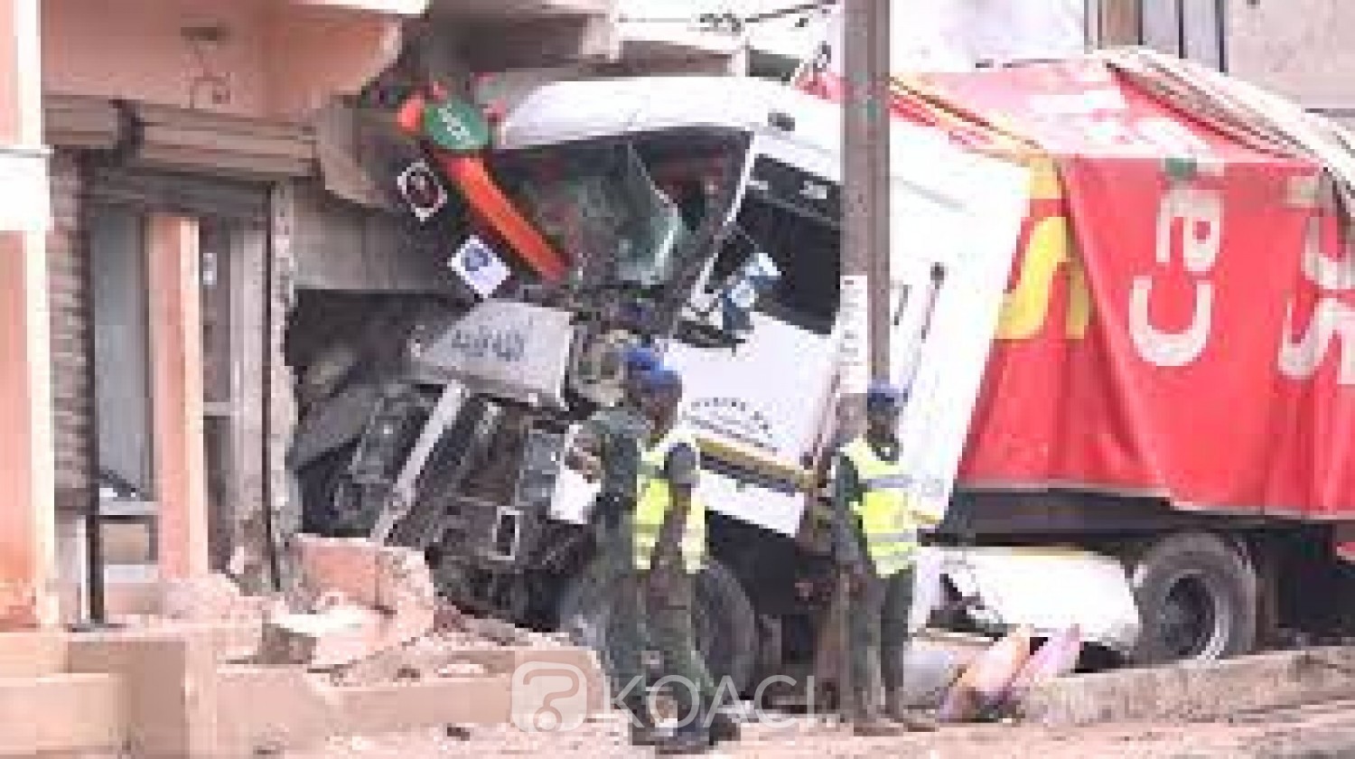 Sénégal :  Un camion fou écrase trois personnes à Dakar Yoff