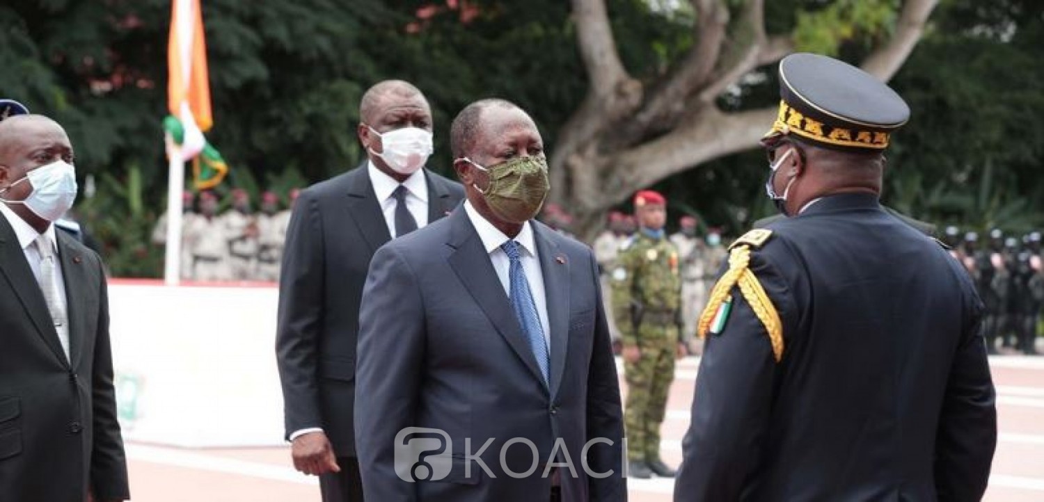 Côte d'Ivoire : 60ème anniversaire de l'indépendance, une prise d'armes a eu lieu au Palais présidentiel en présence de Ouattara
