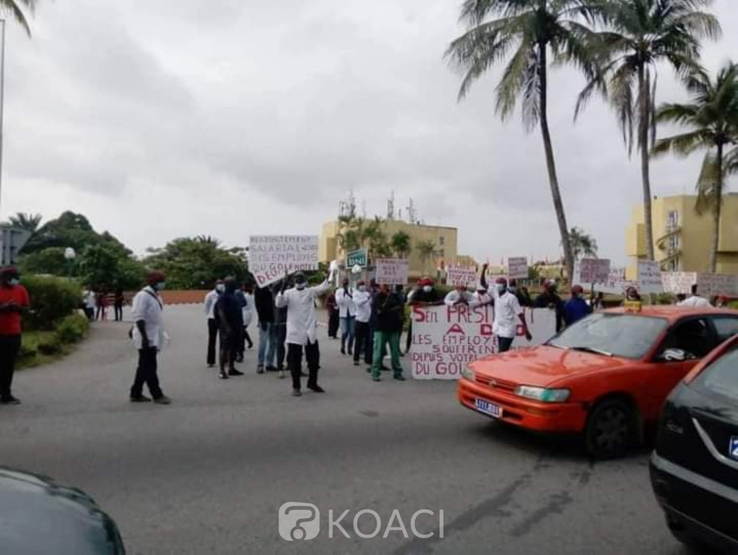 Côte d'Ivoire : Après plusieurs mois impayés, des employés du Golf hôtel manifestent et appellent Ouattara au secours